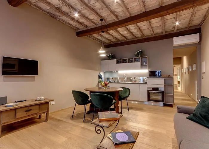 Mamo Florence - Santa Croce Apartment